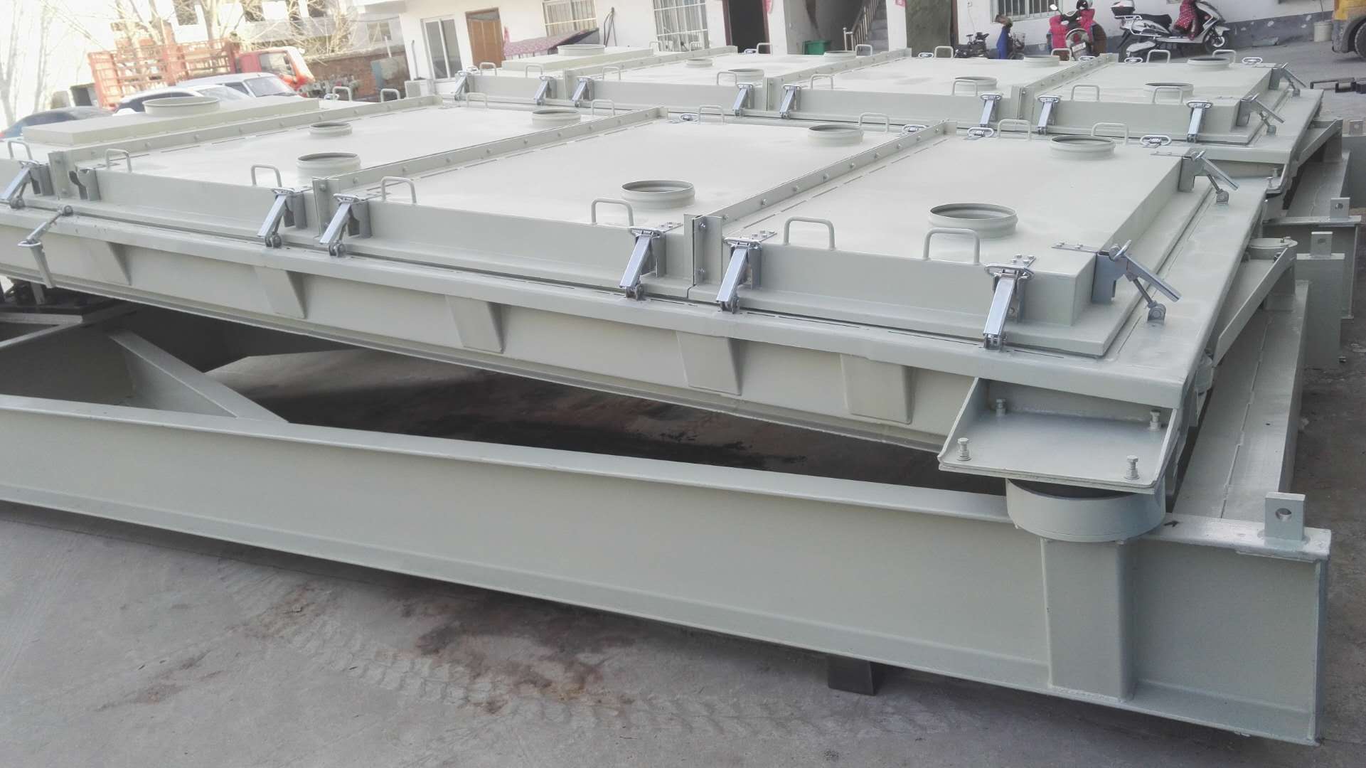 方形平面回轉(zhuǎn)篩粉機的優(yōu)勢！！